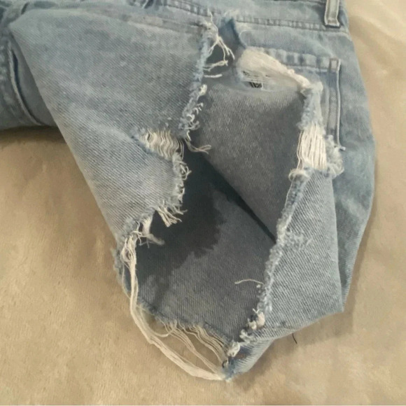 Guess denim distressed short in light blue washed casual Size 26 - Picture 9 of 13